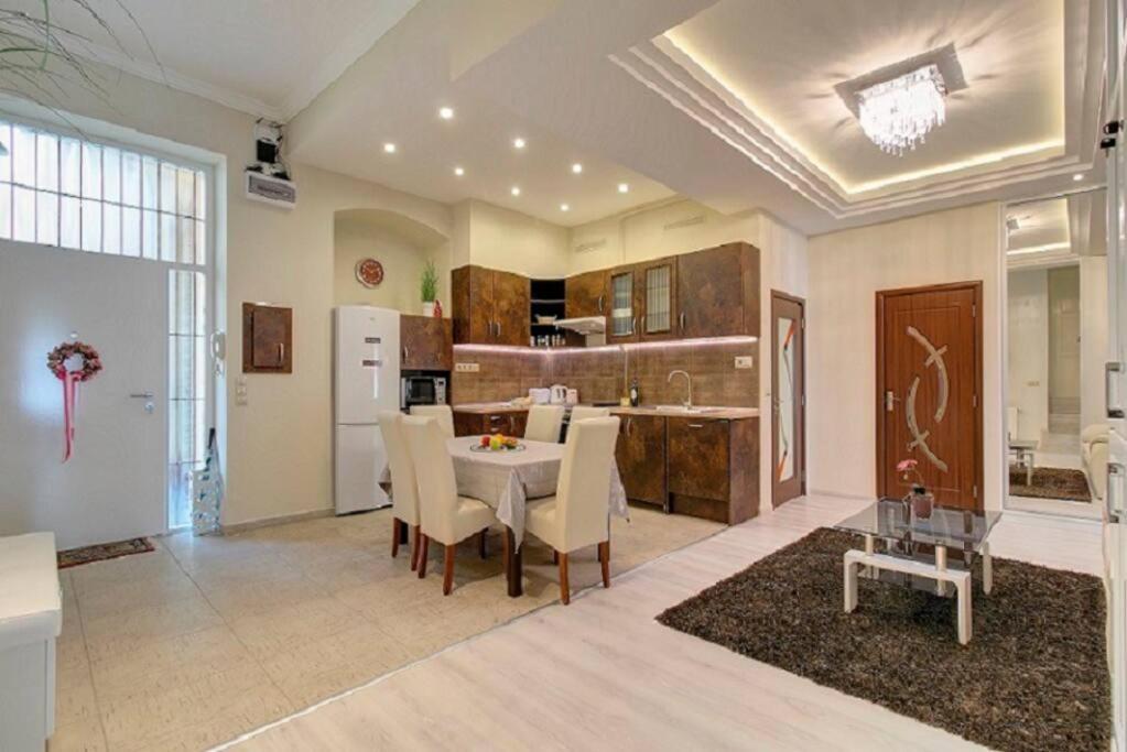 Super Central Apartment Будапеща Екстериор снимка